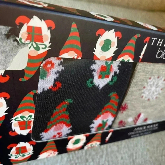 Bloomingdale’s Men’s Holiday Socks Gift Pack 3 socks included in box - Picture 6 of 6